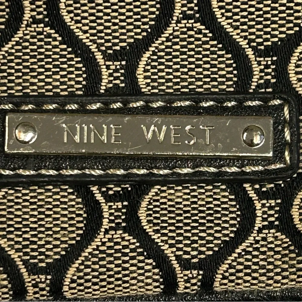 Nine West‎ Crossbody Bag Purse Small Adjust Strap Woven Zippers Tan Black Preppy